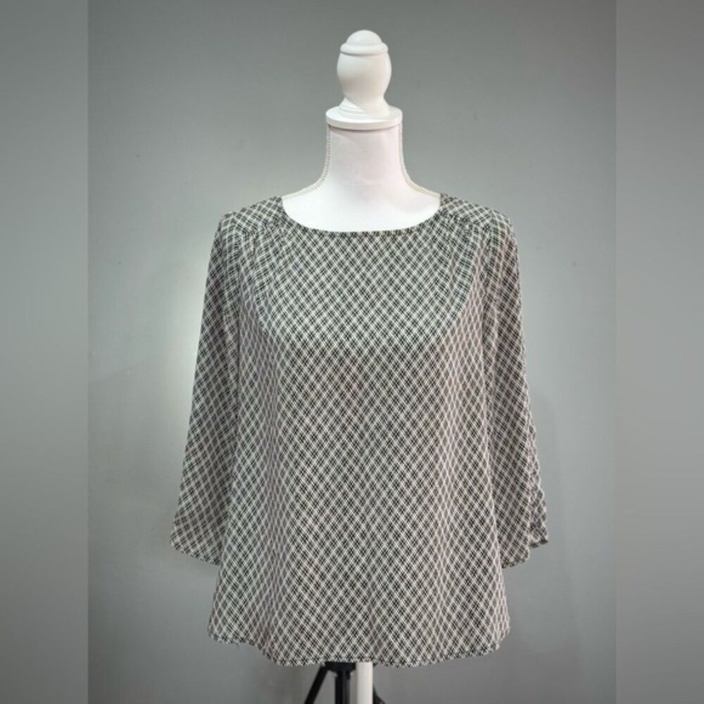 Clearance! B/W The Limited Diamond Patterned Blouse Size M EUC
